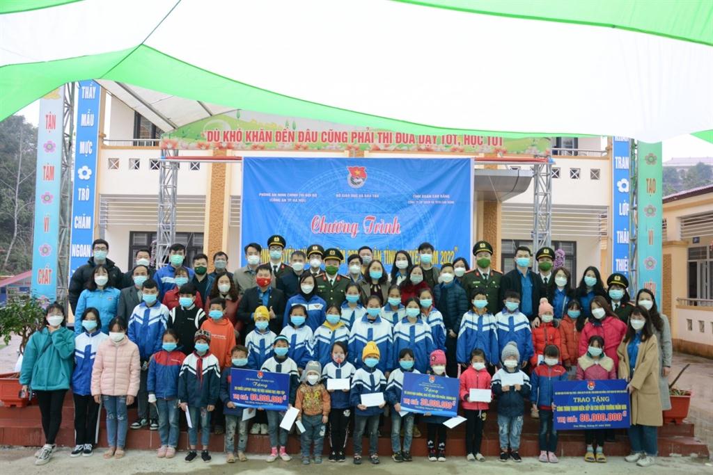 Đoàn thanh niên Viện KHGDVN tham gia “Tình nguyện mùa Đông năm 2021, Xuân tình nguyện năm 2022” tại Cao Bằng